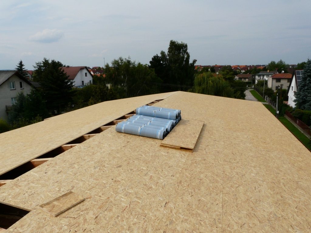 Rekonstrukce MŠ, Hovorčovice — Rekonstrukce střechy a klempířské práce