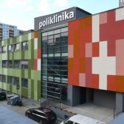 Rekonstrukce polikliniky Opatovská, Praha — Zateplení fasády, klempířské prvky (fotografie 3)