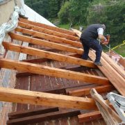 Rekonstrukce hotelu Premier v Bedřichově — Rekonstrukce střechy, zateplení fasády, dřevěná fasáda (fotografie 4)