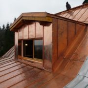 Rekonstrukce hotelu Premier v Bedřichově — Rekonstrukce střechy, zateplení fasády, dřevěná fasáda (fotografie 13)